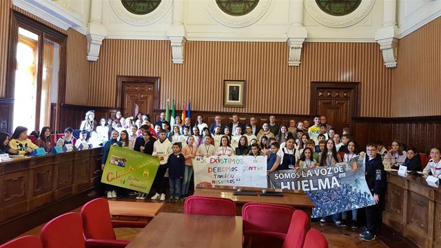 Participantes en el pleno infantil.