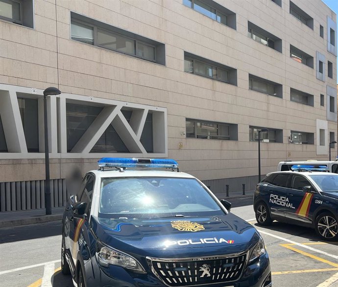 Nota De Prensa: "La Policía Nacional Ha Detenido In Fraganti A Tres Personas Por El Robo De Combustible En Una Nave Industrial En Construcción"