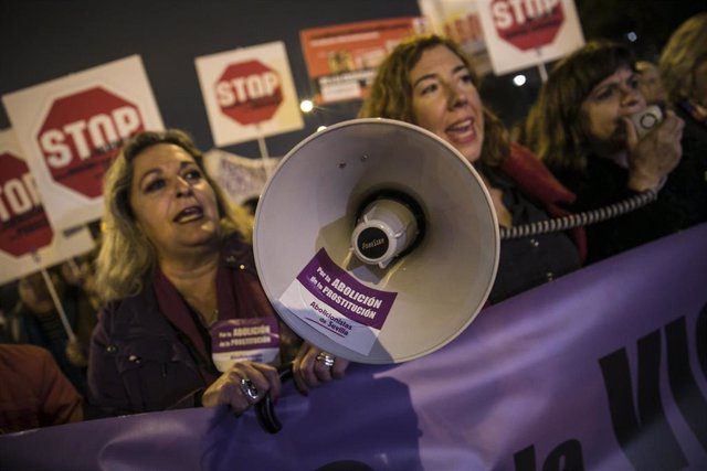 Archivo - Manifestación del Movimiento Feminista por el Día Internacional para la Eliminación de la Violencia contra las Mujeres en Sevilla, foto de archivo