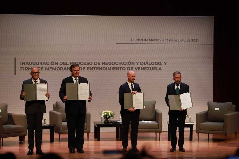 Archivo - Inicio del proceso de diálogo de 2021 entre el Gobierno y la oposición en Venezuela