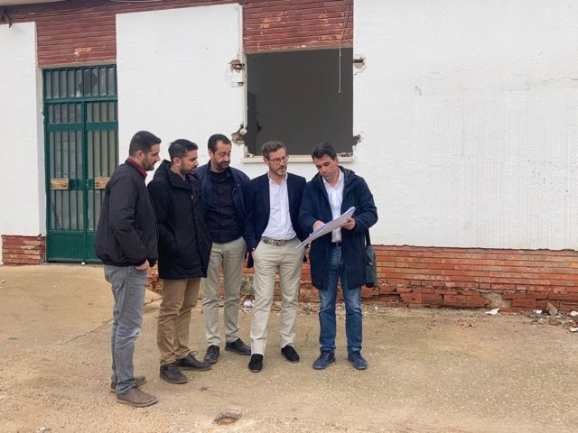 Visita a la zona donde se levantará la nueva estación de autobuses de Beas de Segura