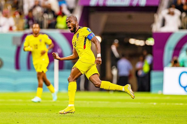Enner Valencia celebra uno de sus goles en el Catar-Ecuador del Mundial 2022