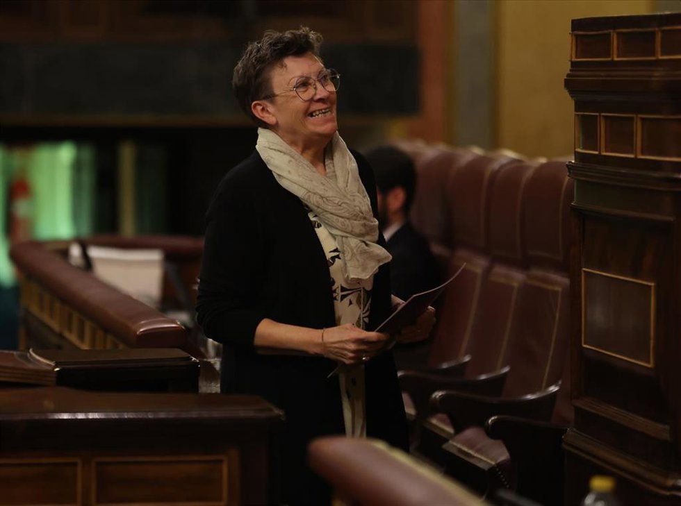 La diputada de Unidas Podemos, Antonia Jover Díaz, durante una sesión plenaria en el Congreso de los Diputados. 