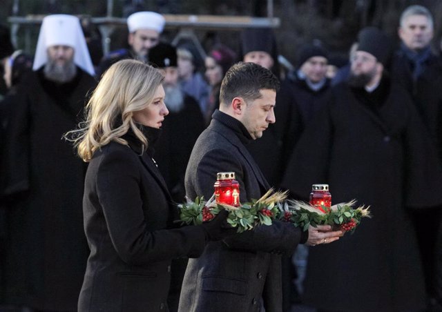 Archivo - El presidente ucraniano, Volodimir Zelenski, en la conmemoración del Holodomor en Ucrania