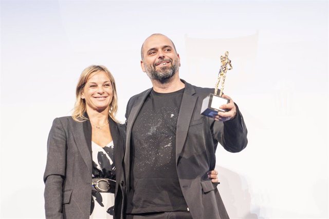 Alexis Morante recibe el Premio Canal Sur de Fical