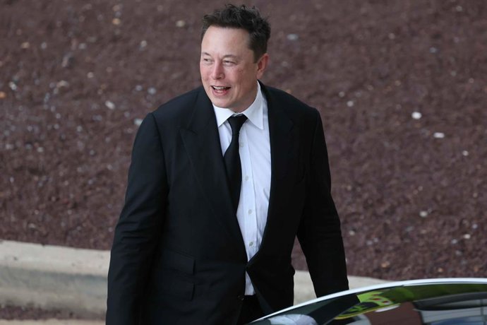 Archivo - 12 July 2021, US, Wilmington: Tesla founder Elon Musk leaves the New Castle County Courthouse after testifying before the Chancery Court in a case over the company's 2.6 Billion dollar acquisition of SolarCity. Photo: Saquan Stimpson/ZUMA Wire