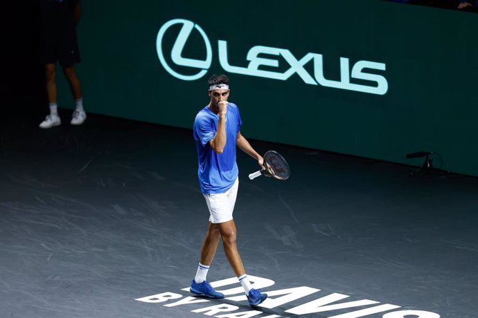 Lorenzo Sonego of Italy in action against Frances Tiafoe of United States during the first tennis match from Davis Cup Finals 2022, Quarter-Finals round, played between Italy and United States USA at Palacio de Deportes Martin Carpena pavilion on novemb