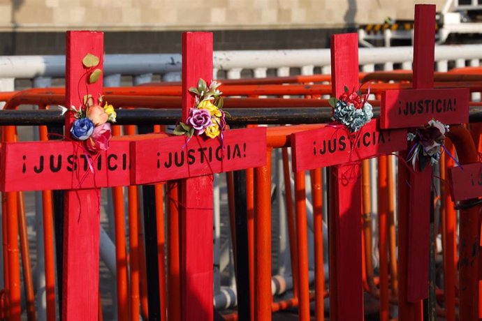 Archivo - Protesta en ciudad de México por la violencia contra las mujeres