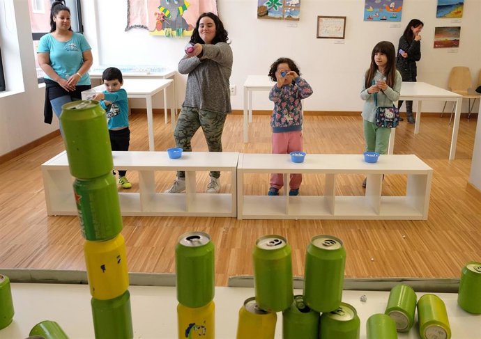 Archivo - Niños en una ludoteca de Santander 