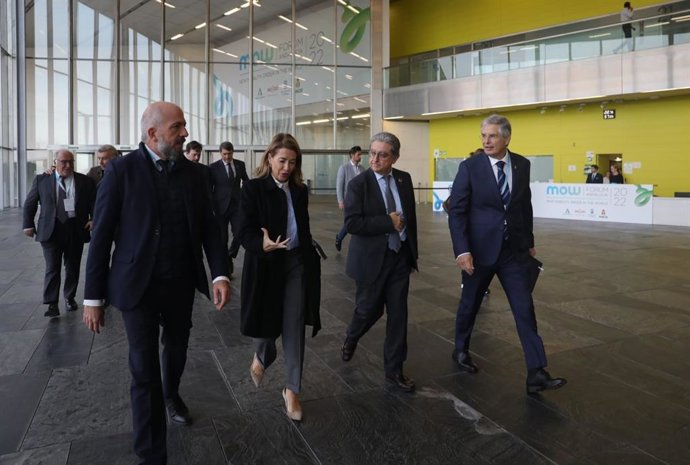 La ministra de Transportes, Movilidad y Agenda Urbana, Raquel Sánchez, en la inauguración del MOW Fórum Andalucía en Fibes, en Sevilla.