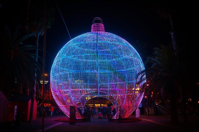 Archivo - Bola luminosa