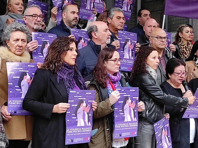 Férriz (1i), en la concentración por el 25N.