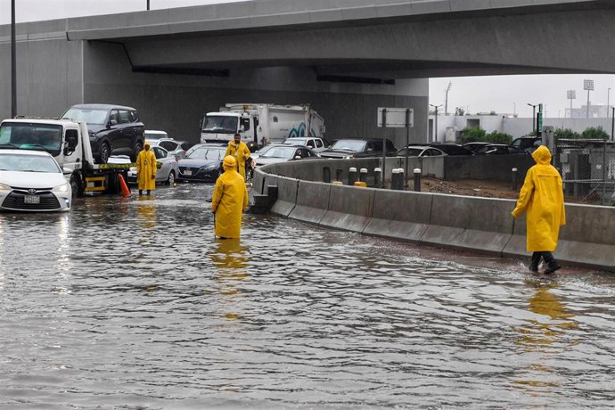 Inundaciones a causa de las lluvias torrenciales en Yeda, Arabia Saudí