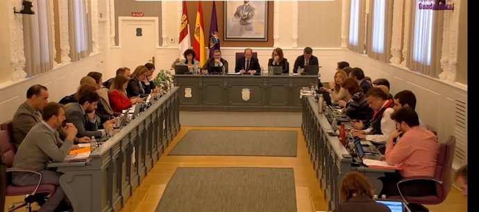 Pleno en el Ayuntamiento de Guadalajara.
