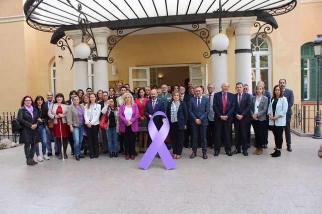 Acto conmemorativo del Día Internacional para la Eliminación de la Violencia contra las Mujeres, presidido por el subdelegado del Gobierno en Málaga, Javier Salas