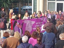 La secretaria general de UGT Andalucía, Carmen Castilla, participa en una concentración en Sevill con motivo del Día Internacional para la Eliminación de la Violencia contra las Mujeres