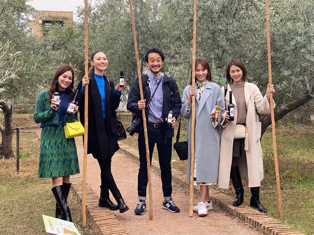'Influencer' japoneses que participan en la visita a la provincia de Jaén.