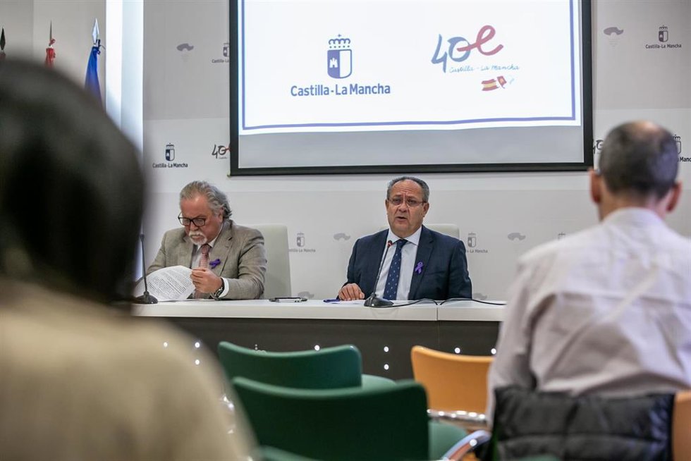 El consejero de Hacienda y Administraciones Públicas, Juan Alfonso Ruiz Molina, informa sobre la Oferta de Empleo Público de 2022.