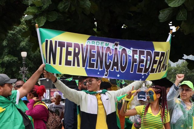 Seguidores de Jair Bolsonaro piden una intervención de la instituciones tras su derrota en las elecciones.