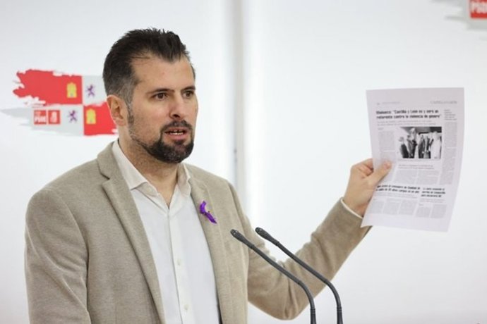 Luis Tudanca en la rueda de prensa por el 25 de noviembre