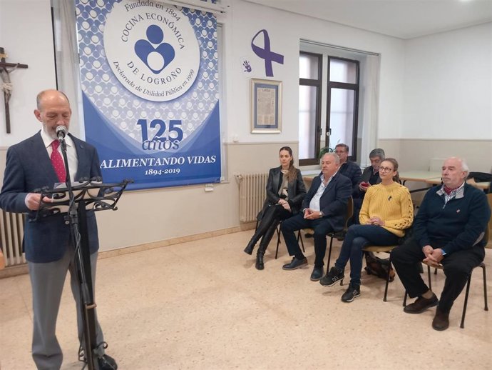 La ucraniana, Anna Dzioubenko, y la Asociación de Feriantes, 'Delantales Soliarios' por su apoyo a los más vulnerables