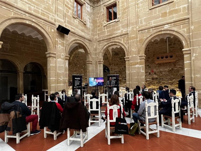 Prieto interviene en el encuentro.