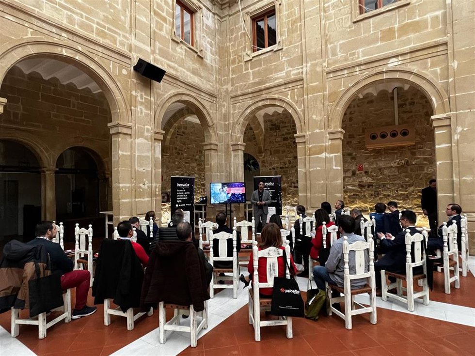 Prieto interviene en el encuentro.