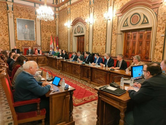 Imagen de la celebración del Pleno de la Diputación de Salamanca.