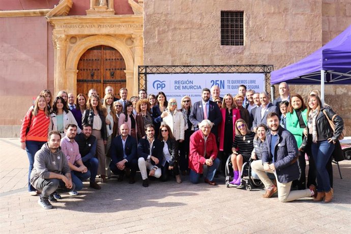Fn. López Miras: La Lucha Contra La Lacra De La Violencia Hacia Las Mujeres Debería Ser Los 365 Días Del Año