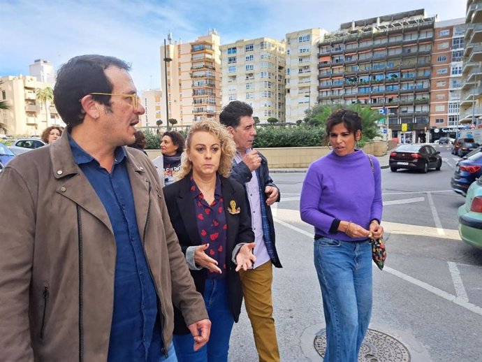 La portavoz de Adelante Andalucía, Teresa Rodríguez, junto al alcalde de Cádiz, José María González 'Kichi', en Cádiz