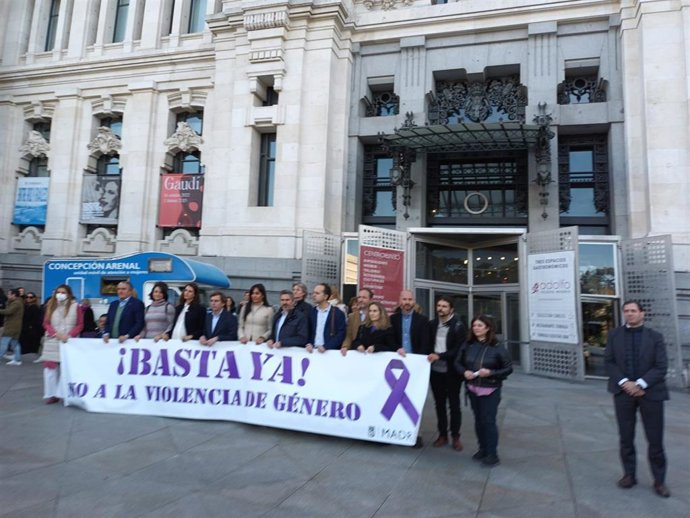 El concejal de Vox Pedro Fernández se desmarca de la pancarta contra la violencia de género