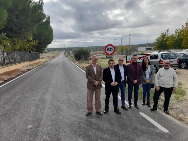 Visita al fin de obras en la carretera que une Escañuela con Villardompardo