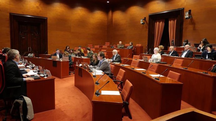 Comisión de control de la CCMA en el Parlament