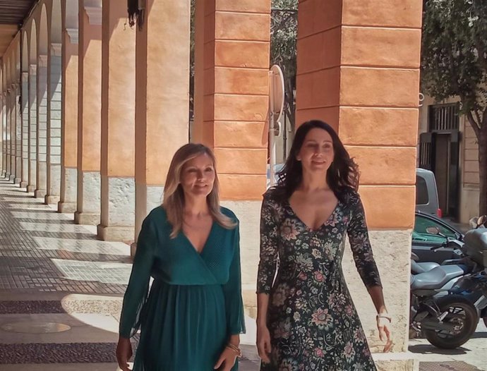 La coordinadora autonómica de Cs, Patricia Guasp, y la presidenta de la formación, Inés Arrimadas.