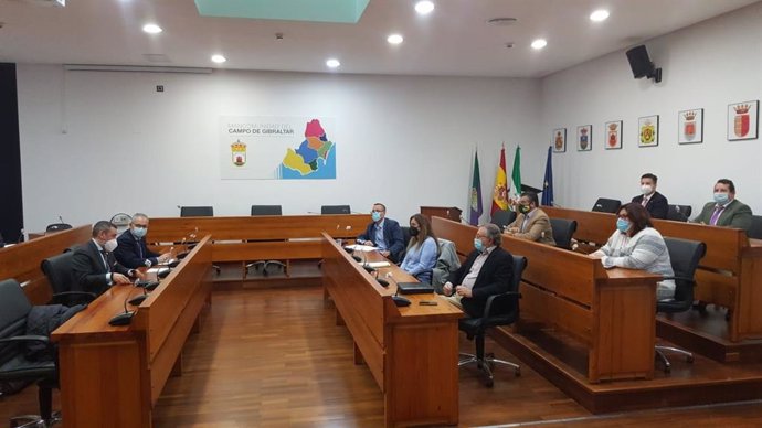 Archivo - Reunión entre el Grupo Transfronterizo y la Mancomunidad de Municipios del Campo de Gibraltar