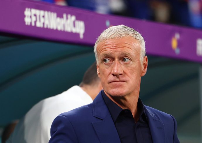 22 November 2022, Qatar, Al Wakrah: France head Coach Didier Deschamps looks on ahead of the FIFA World Cup Qatar 2022 Group D soccer match between France and Australia at Al Janoub Stadium. Photo: Tom Weller/dpa