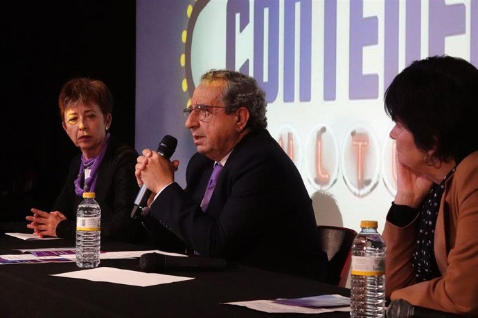 El rector de la UMA José Ángel Narváez; la vicerrectora de Igualdad, Diversidad y Acción Social Isabel Jiménez y la vicerrectora de Cultura Tecla Lumbreras.