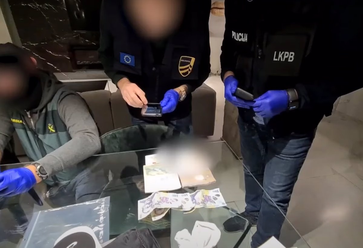 Europol annonce 44 arrestations dans le cadre d’une opération majeure contre l’un des réseaux criminels les plus dangereux d’Europe