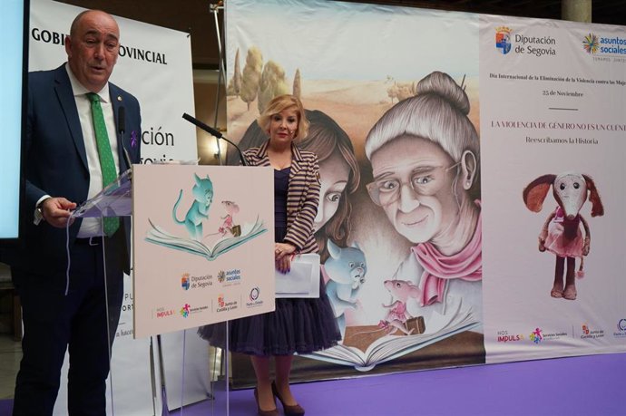 El presidente de la Diputación de Segovia, Miguel Ángel de Vicente, y la periodista Esmeralda Marugán.