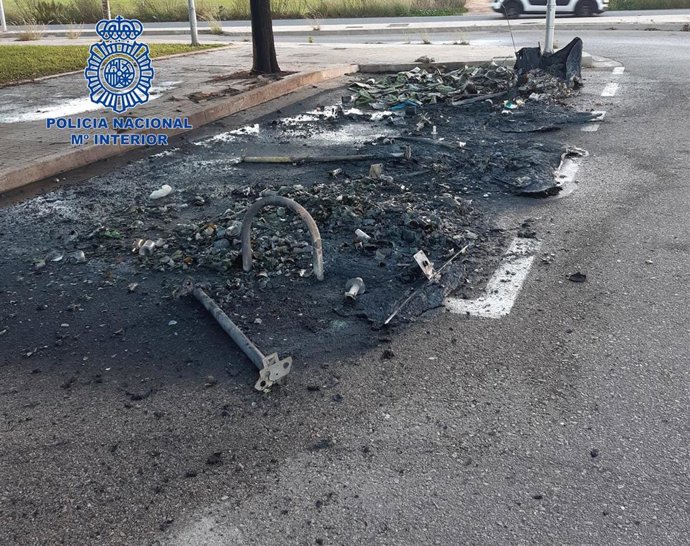 Incendio en una batería de contenedores en Palma.