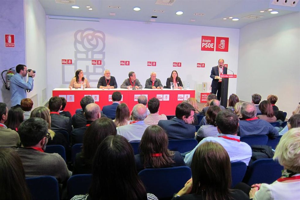 El secretario general del PSOE Aragón interviene ante el Comité Regional de su partido.