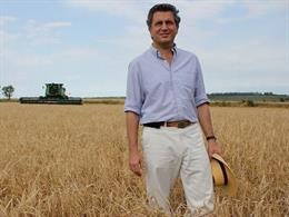 Archivo -    Argentina nombrará como nuevo ministro de Agroindustria al líder de la mayor agrupación de agricultores del país sudamericano, Luis Miguel Etchevehere, en reemplazo de Ricardo Buryaile, que ocupó ese cargo desde finales del 2015, dijo el ma