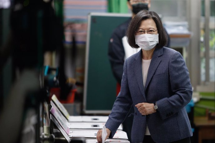 November 26, 2022, New Taipei, Taiwan: Taiwanese president TSAI ING-WEN cast her  ballots at a polling station for the ''9 in 1'' local elections, amid rising tensions with China. Local media reports the ruling party DPP and the major oppositions are ha