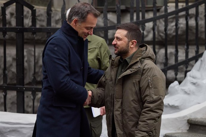 El primer ministro belga, Alexander de Croo, y el presidente de Ucrania, Volodimir Zelenski