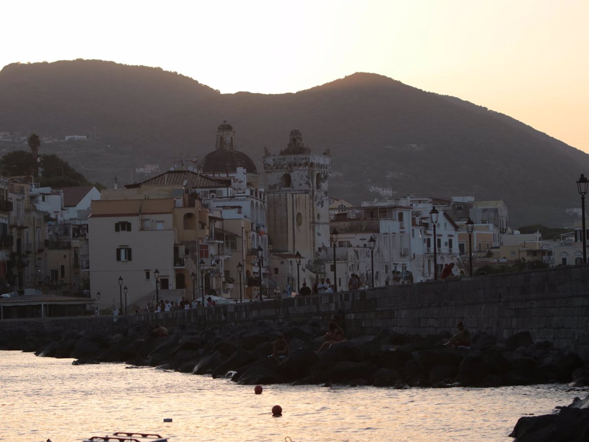Italia.- Una frana sull’isola italiana di Ischia ha lasciato almeno una dozzina di dispersi