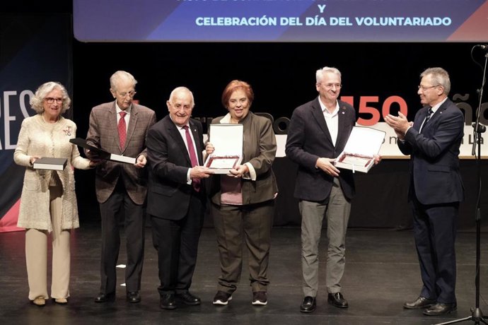 Nota De Prensa Cruz Roja En La Rioja Ha Entregado Hoy Reconocimientos A 35 Personas Y Entidades En El Acto De Conmemoración De Su 150 Aniversario