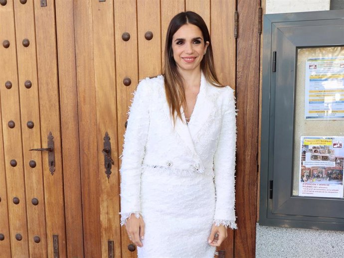 ELENA FURIASE EN EL BAUTIZO DE SU HIJA NALA