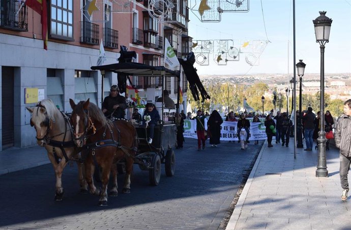 Performance realizada por Unión de Uniones de C-LM y la Plataforma por la Agricultura y la Ganadería Ecológica de C-LM para criticar la gestión de los fondos del PDR en la región