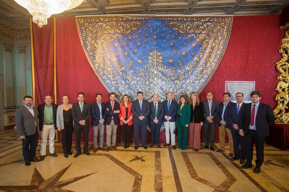 Presentación del nuevo proyecto del palio de la Virgen de los Ángeles