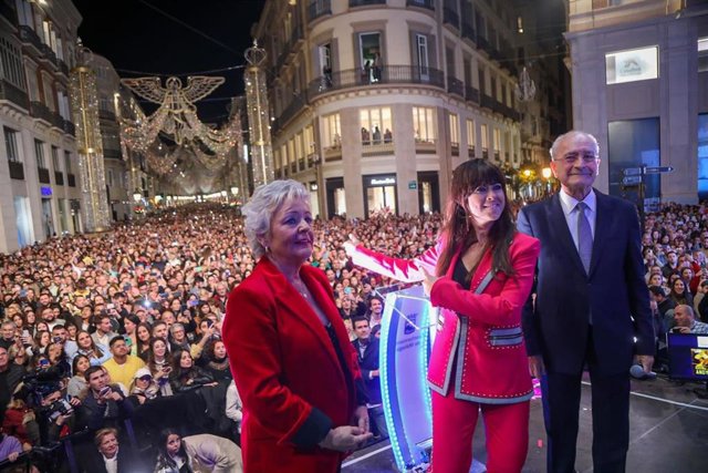Vanesa Martín enciende el alumbrado de Navidad de Málaga